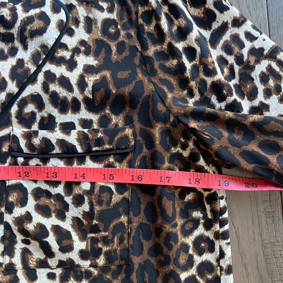 Veronica Beard Silk Pajama Lounge Top Animal Print Brown Beige Size 6 Button Up - Picture 5 of 6